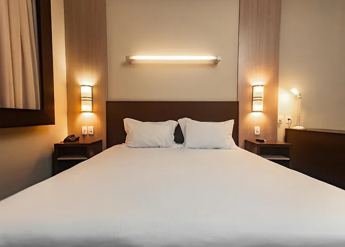 Hotel Master Cosmopolitan Moinhos De Vento 4*