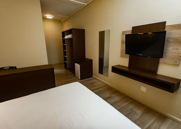 Hotel Master Cosmopolitan Moinhos De Vento 4*