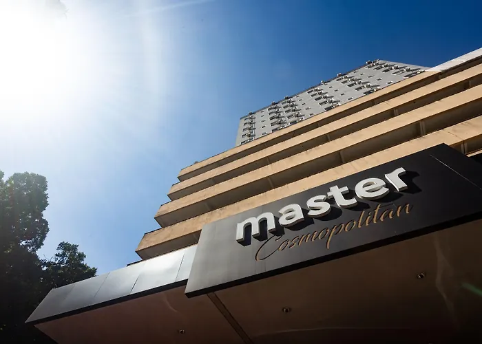 Master Cosmopolitan Moinhos De Vento 4*